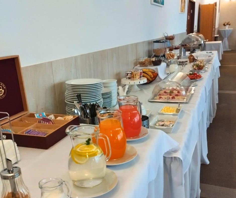 Hotel Limba Ctt Тврдошин Экстерьер фото