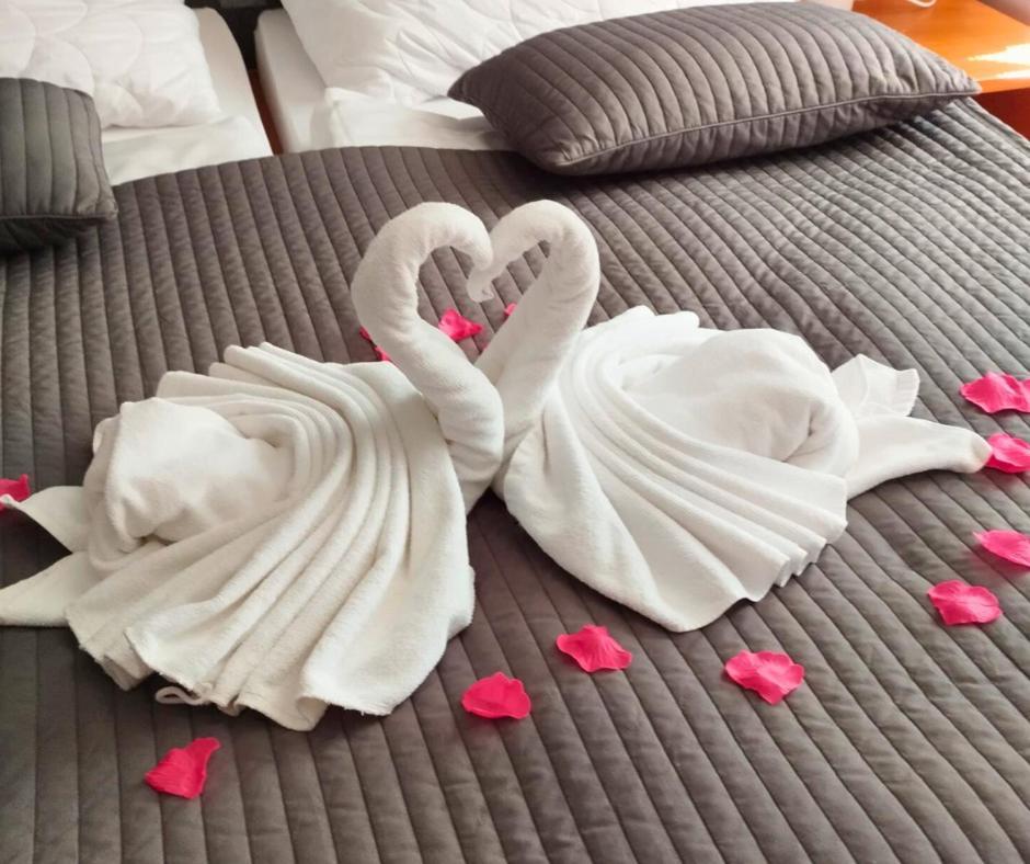 Hotel Limba Ctt Тврдошин Экстерьер фото